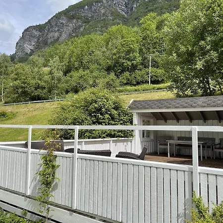 別荘 Dalhus - House With Jacuzzi