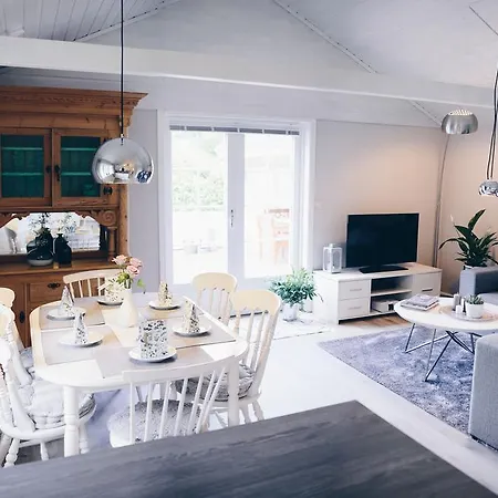 Dalhus - House With Jacuzzi Holiday home *