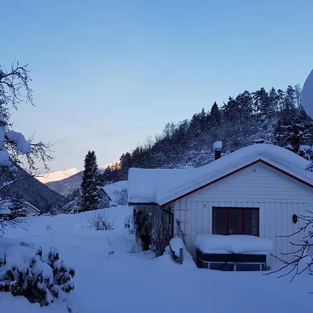 Dalhus - House With Jacuzzi
