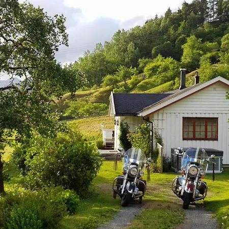 Dalhus - House With Jacuzzi Norddal